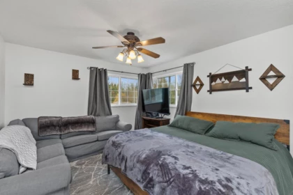 Laundry Room Photo of 7800 Deerfield Street, Mission, BC