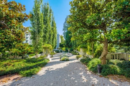 203 1561 W 57th Avenue, Vancouver, BC