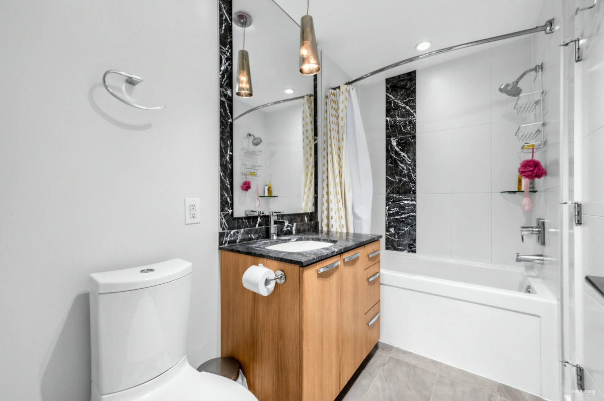 Bedroom 4 Photo of 307 733 W 14 Street, North Vancouver, BC