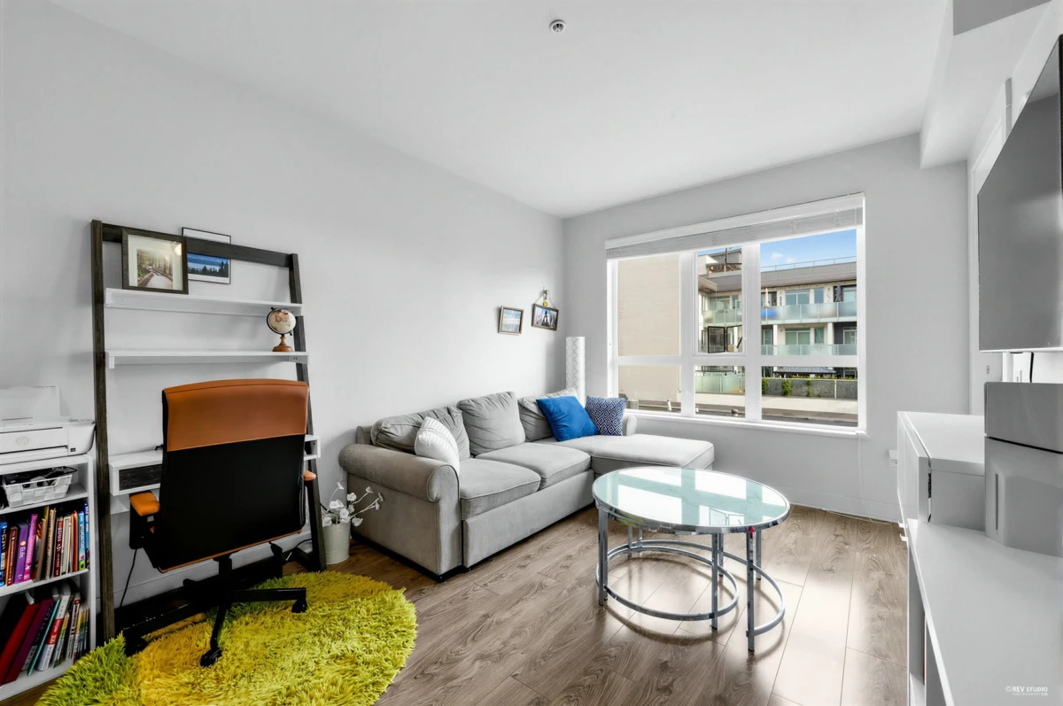 Kitchen Island Photo of 307 733 W 14 Street, North Vancouver, BC