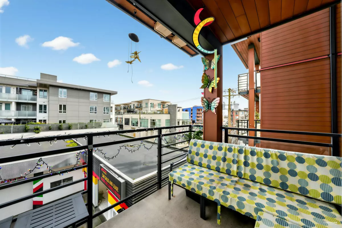 Powder Room Photo of 307 733 W 14 Street, North Vancouver, BC