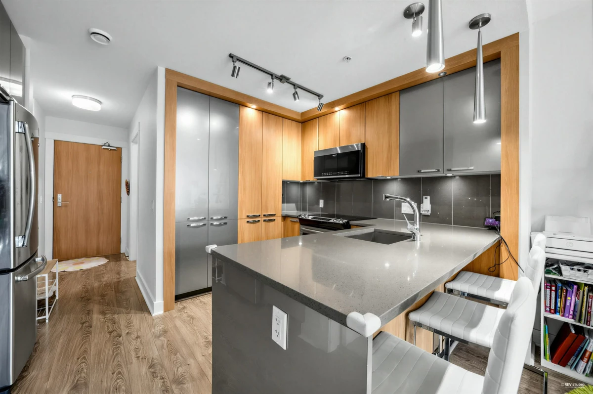 Primary Bedroom Photo of 307 733 W 14 Street, North Vancouver, BC