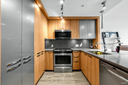 Primary Bathroom Photo of 307 733 W 14 Street, North Vancouver, BC