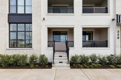 101 320 Ridge Street, Tsawwassen, BC, Tsawwassen North — 2 bed apartment/condo for sale