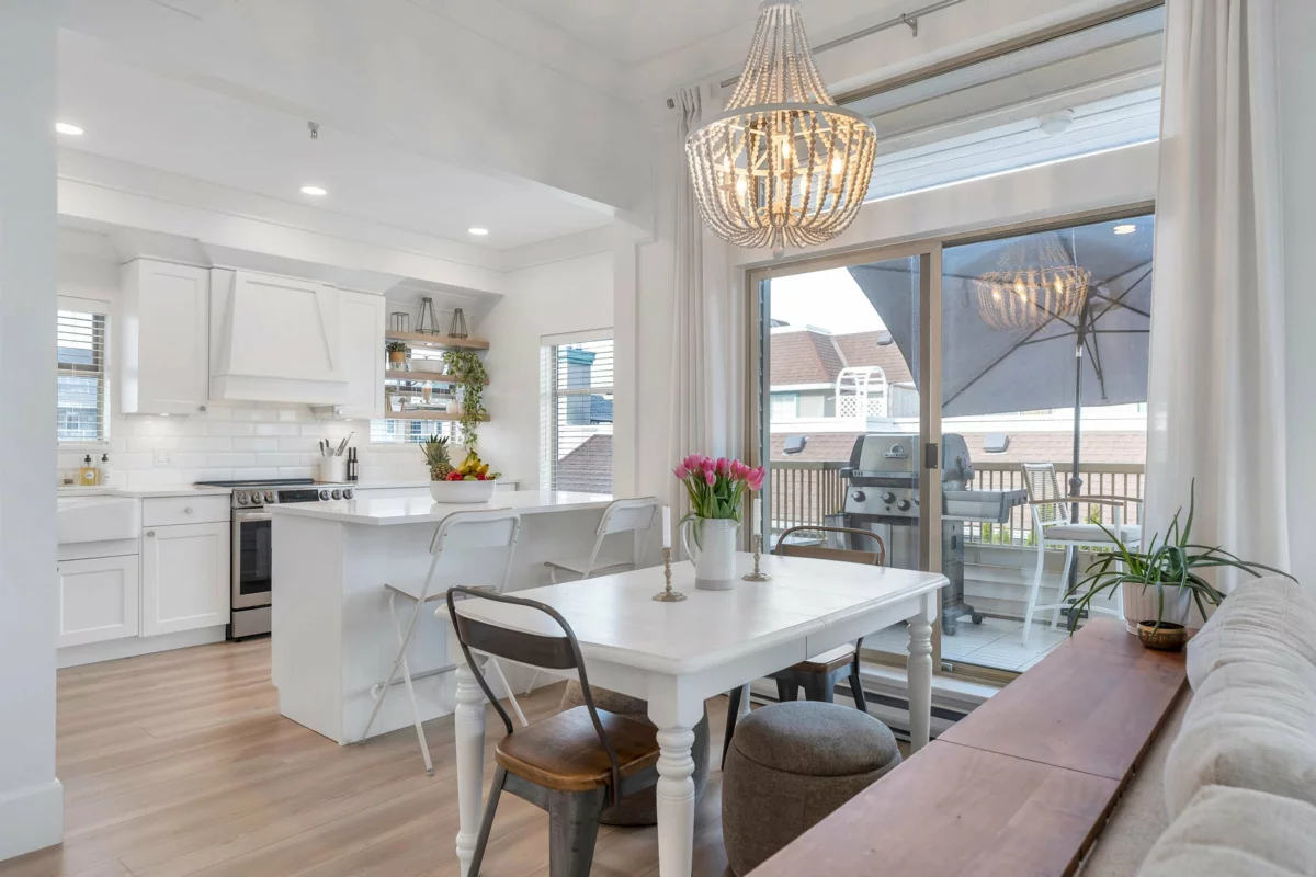 Breakfast Nook Photo of 301 1118 55 Street, Delta, BC