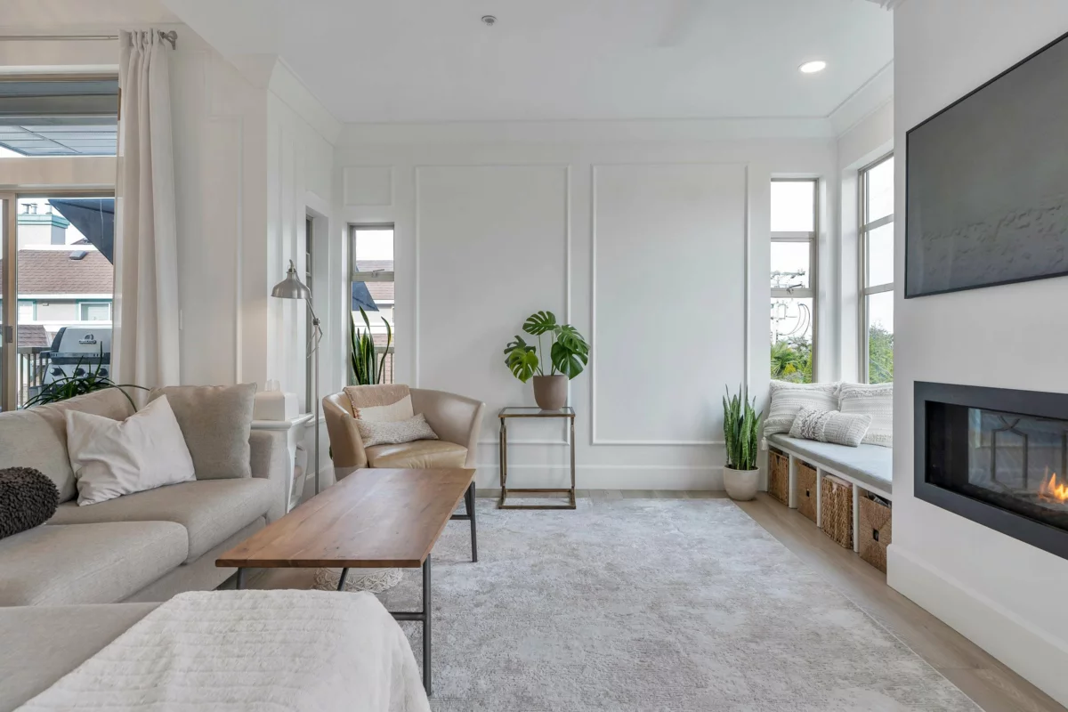 Family Room Photo of 301 1118 55 Street, Delta, BC