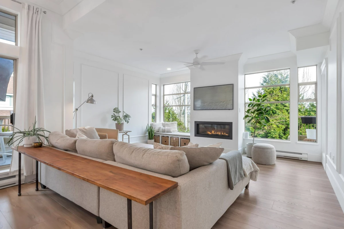 Kitchen Photo of 301 1118 55 Street, Delta, BC