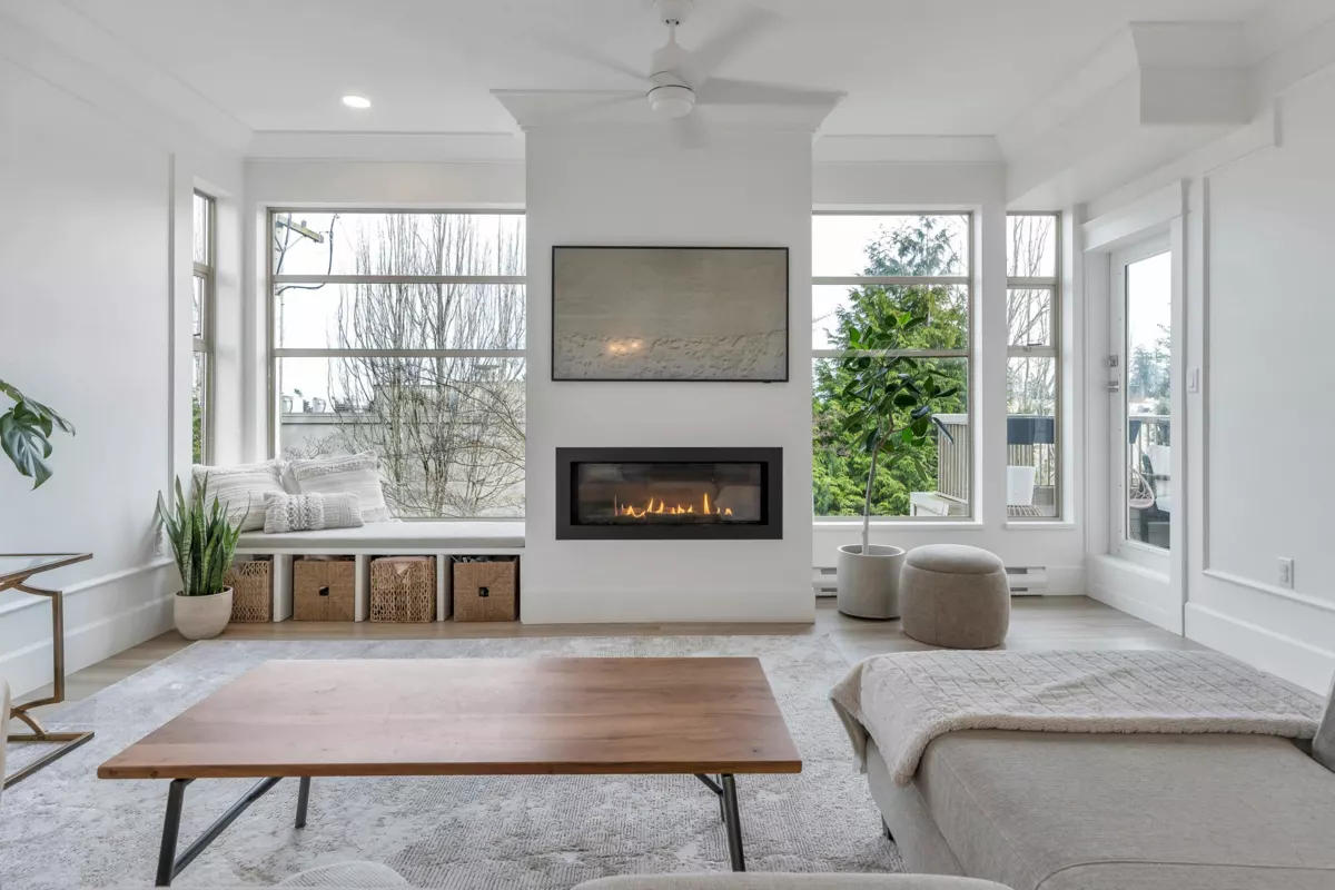 Living Room Photo of 301 1118 55 Street, Delta, BC