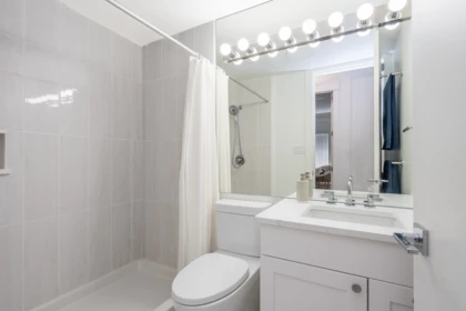 Hot Tub / Spa Photo of 301 1118 55 Street, Delta, BC