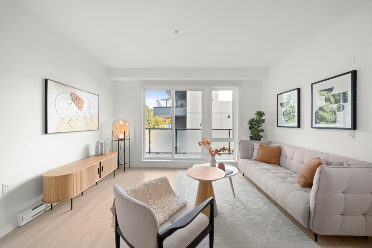 Dining Area Photo of 220 2002 St. George Street, Port Moody, BC