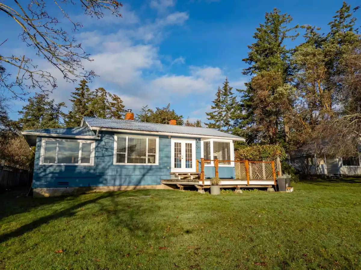 Kitchen Photo of 73 Madrona Road, Galiano Island, BC