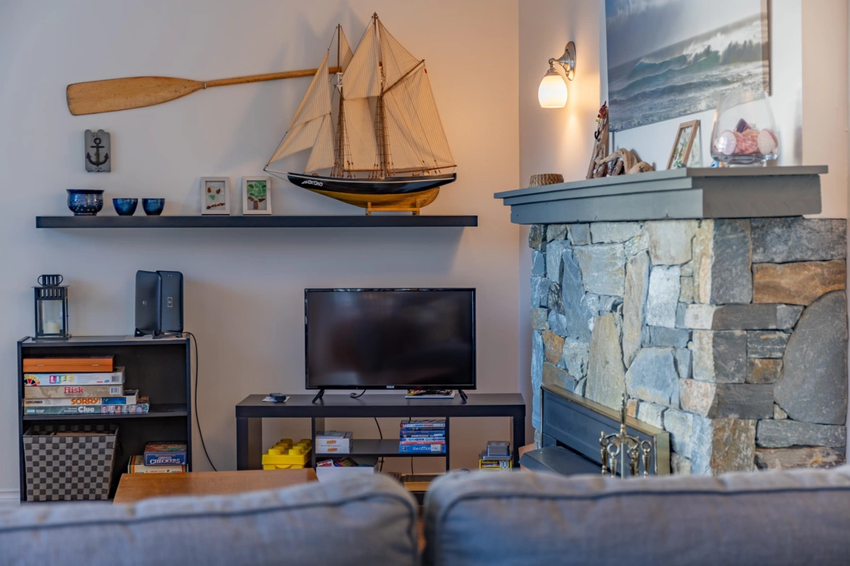 Laundry Room Photo of 73 Madrona Road, Galiano Island, BC