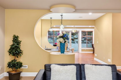 Entry Foyer Photo of 1688 134b Street, Surrey, BC