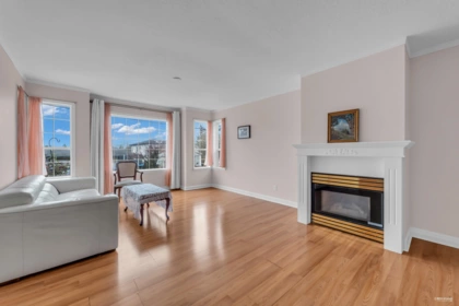 Kitchen Photo of 10848 129a Street, Surrey, BC