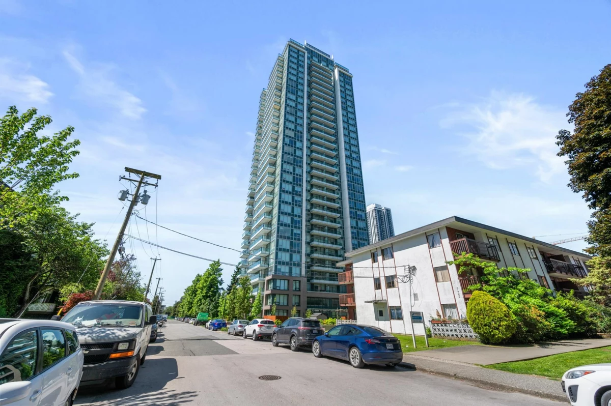 Backyard Photo of 401 6463 Silver Avenue, Burnaby, BC