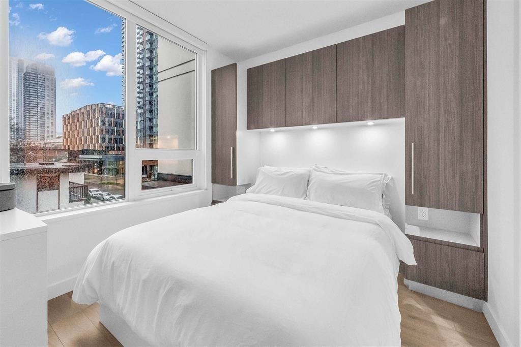 Breakfast Nook Photo of 401 6463 Silver Avenue, Burnaby, BC