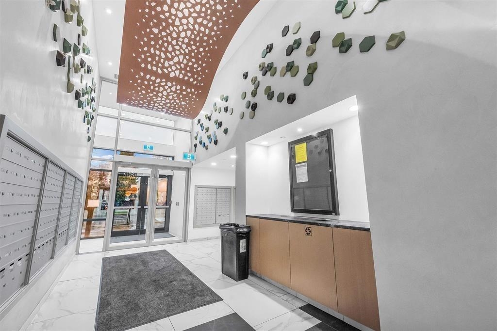 Guest Bathroom Photo of 401 6463 Silver Avenue, Burnaby, BC