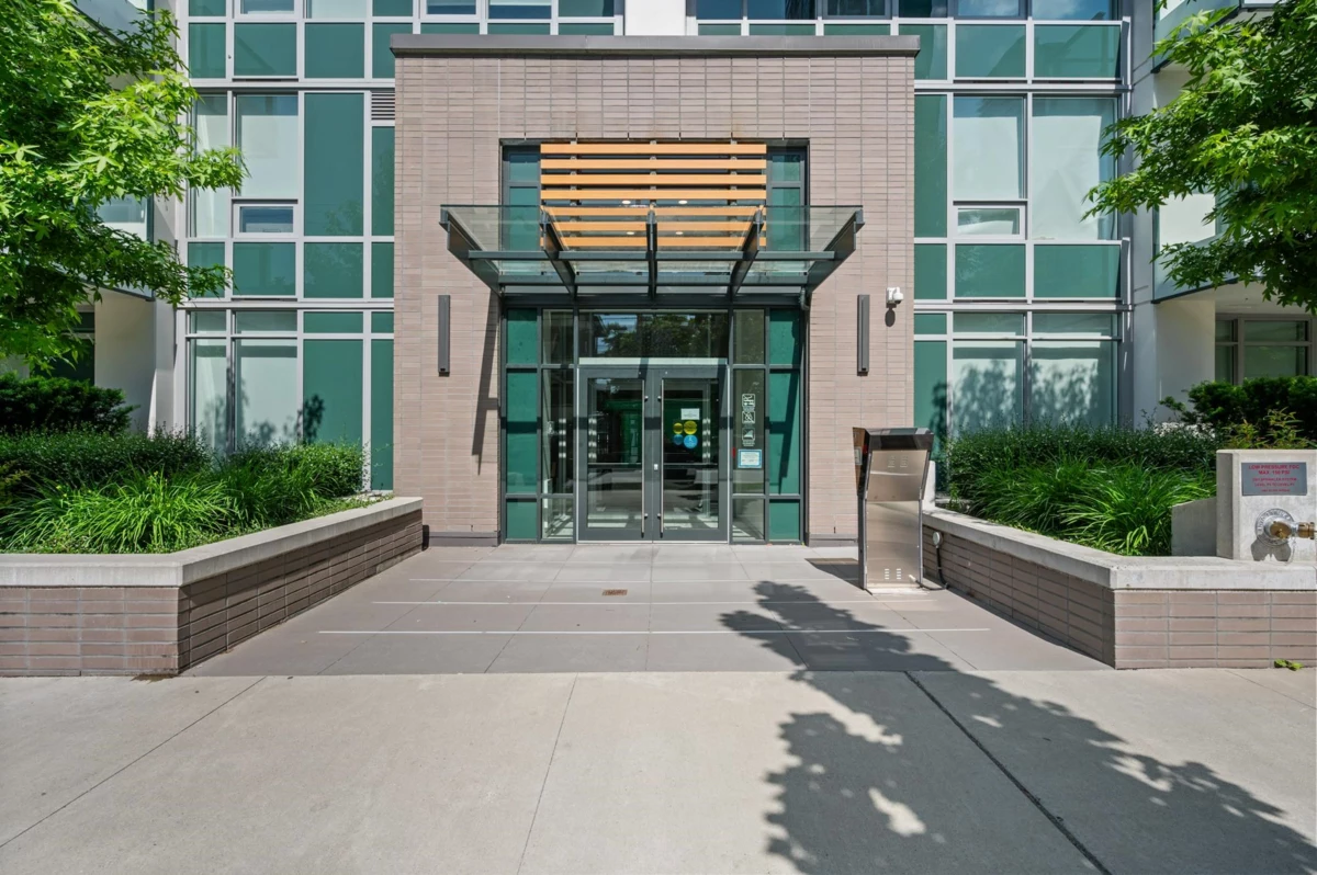 Outdoor Patio Photo of 401 6463 Silver Avenue, Burnaby, BC