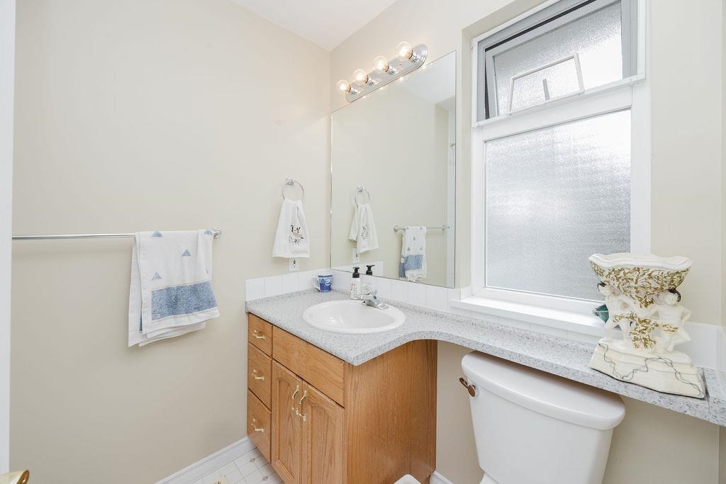 Entry Foyer Photo of 5809 Anchor Road, Sechelt, BC