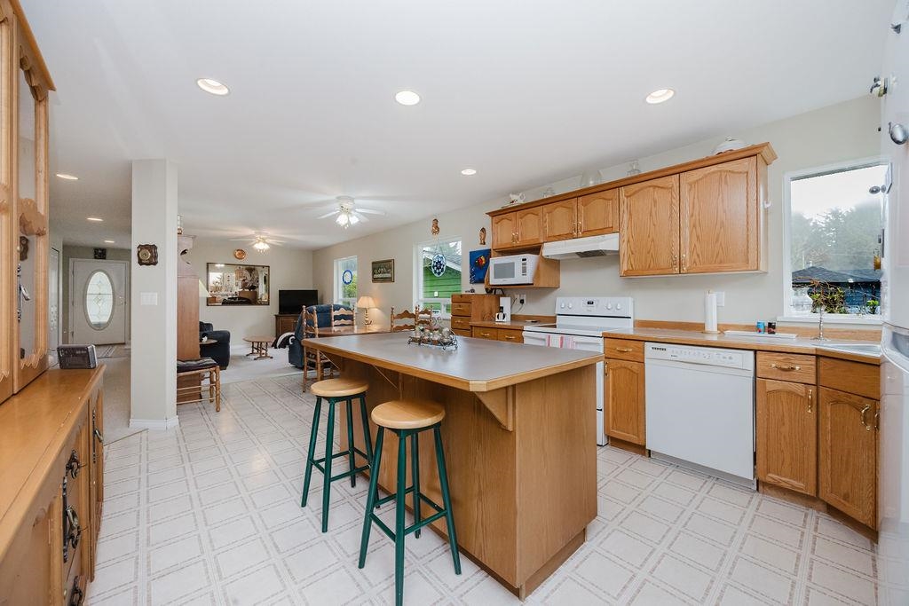 Kitchen Island Photo of 5809 Anchor Road, Sechelt, BC