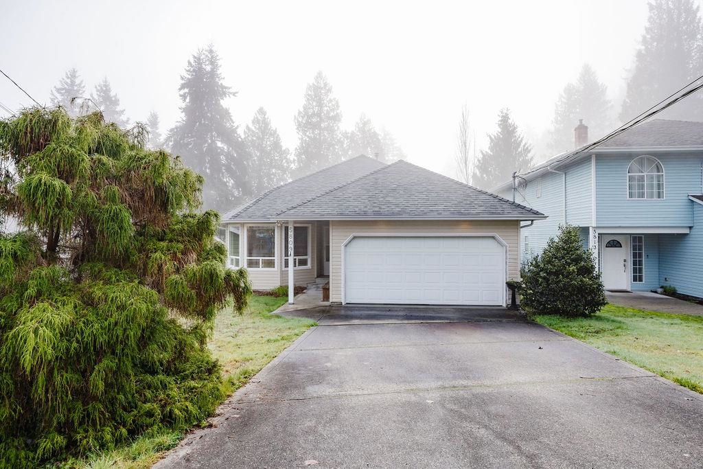 Outdoor Deck Photo of 5809 Anchor Road, Sechelt, BC