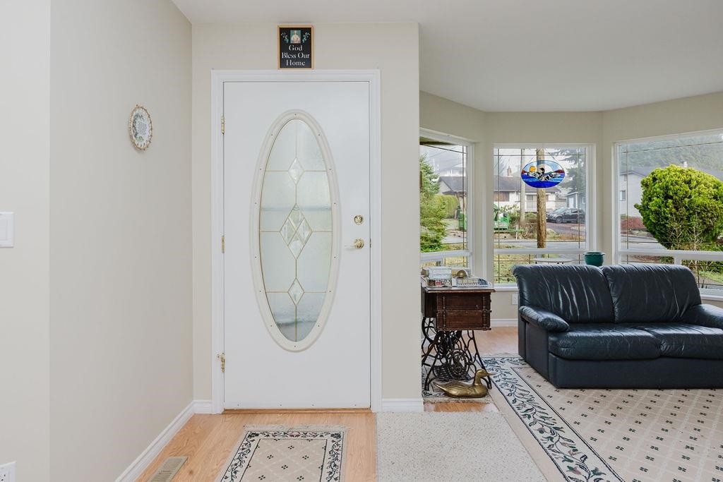 Powder Room Photo of 5809 Anchor Road, Sechelt, BC