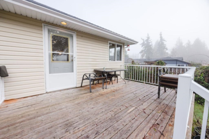 5809 Anchor Road, Sechelt, BC, Sechelt — Single Family Residence for sale