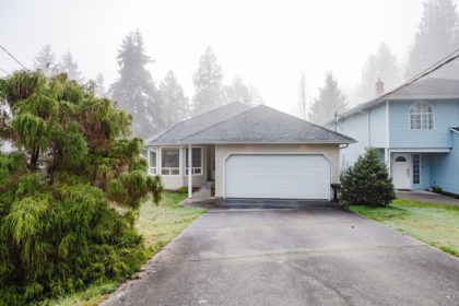 Outdoor Deck Photo of 5809 Anchor Road, Sechelt, BC