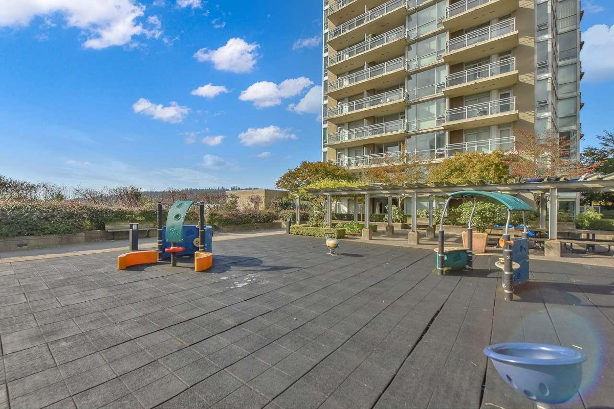Garage Interior Photo of 3207 2975 Atlantic Avenue, Coquitlam, BC