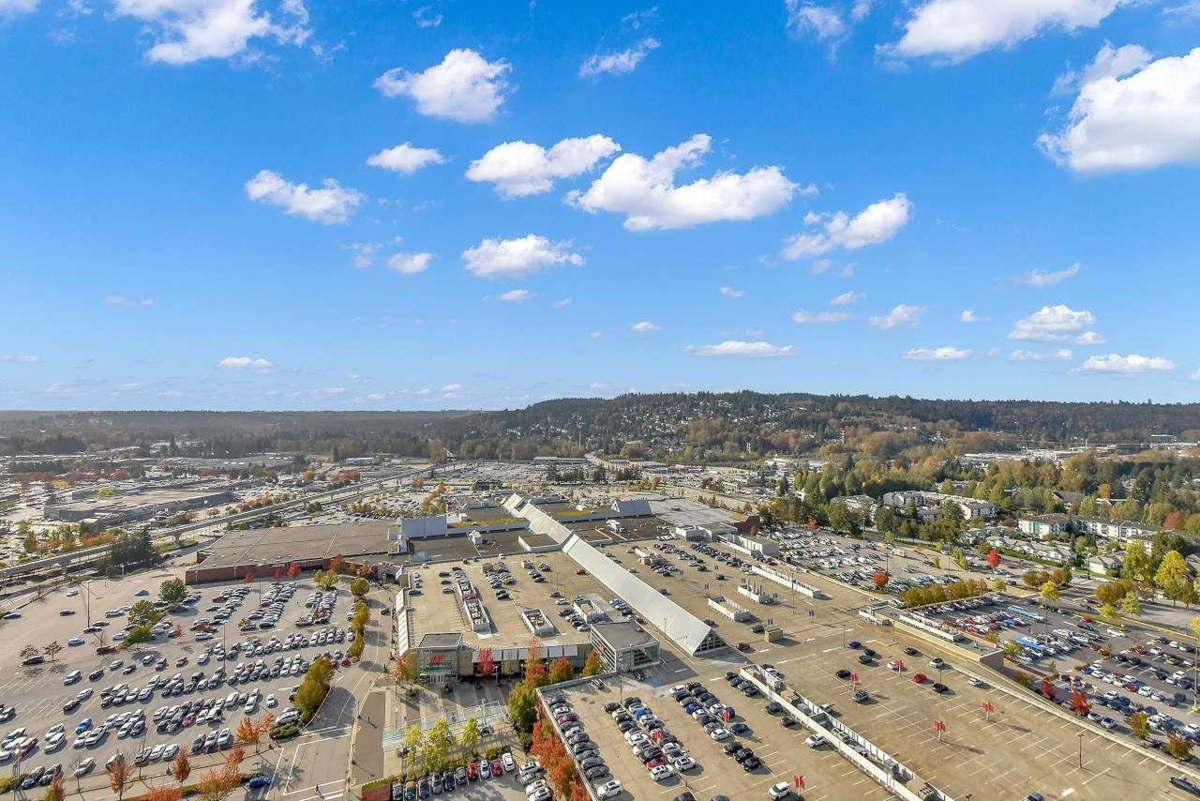 Hot Tub / Spa Photo of 3207 2975 Atlantic Avenue, Coquitlam, BC