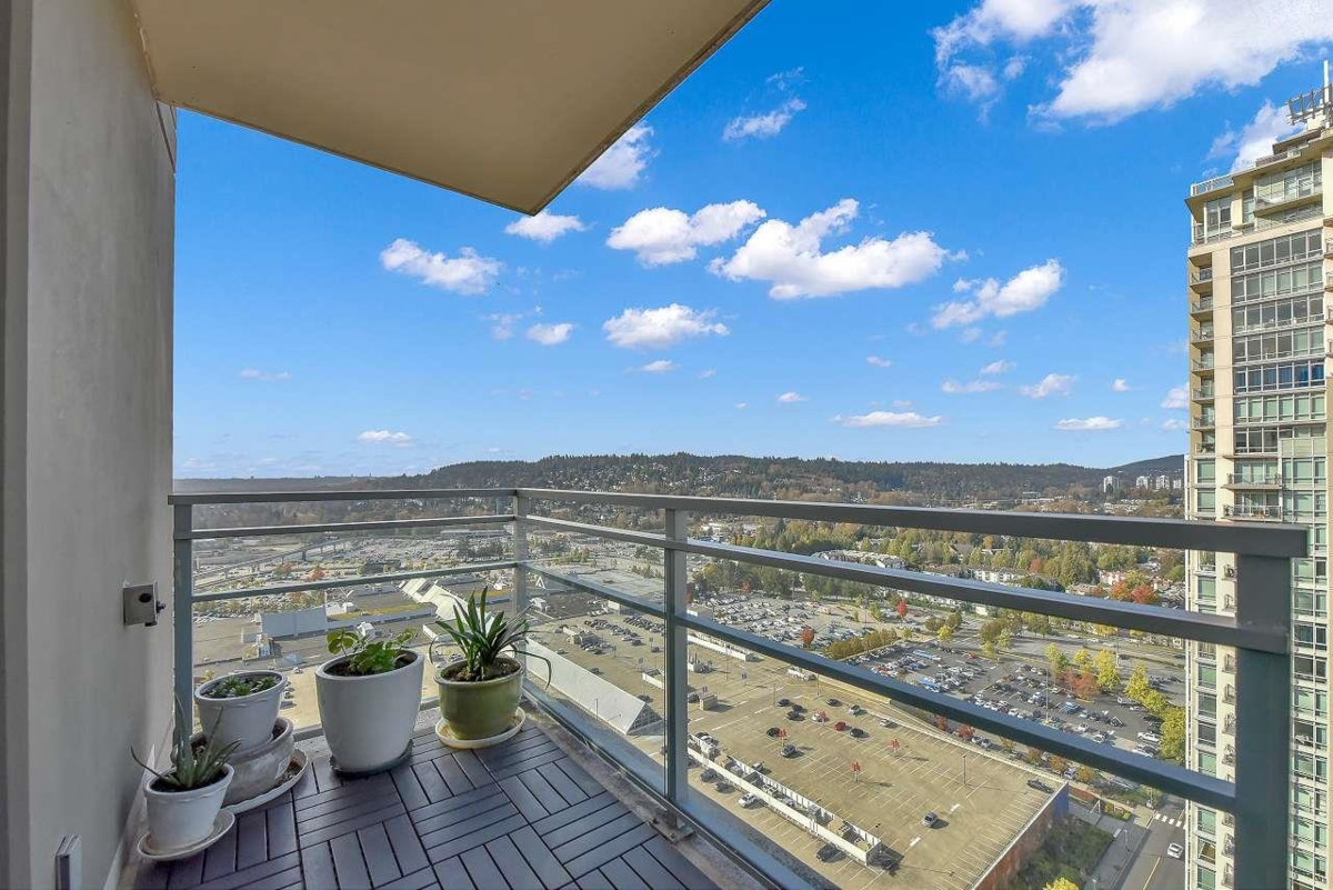 Swimming Pool Photo of 3207 2975 Atlantic Avenue, Coquitlam, BC