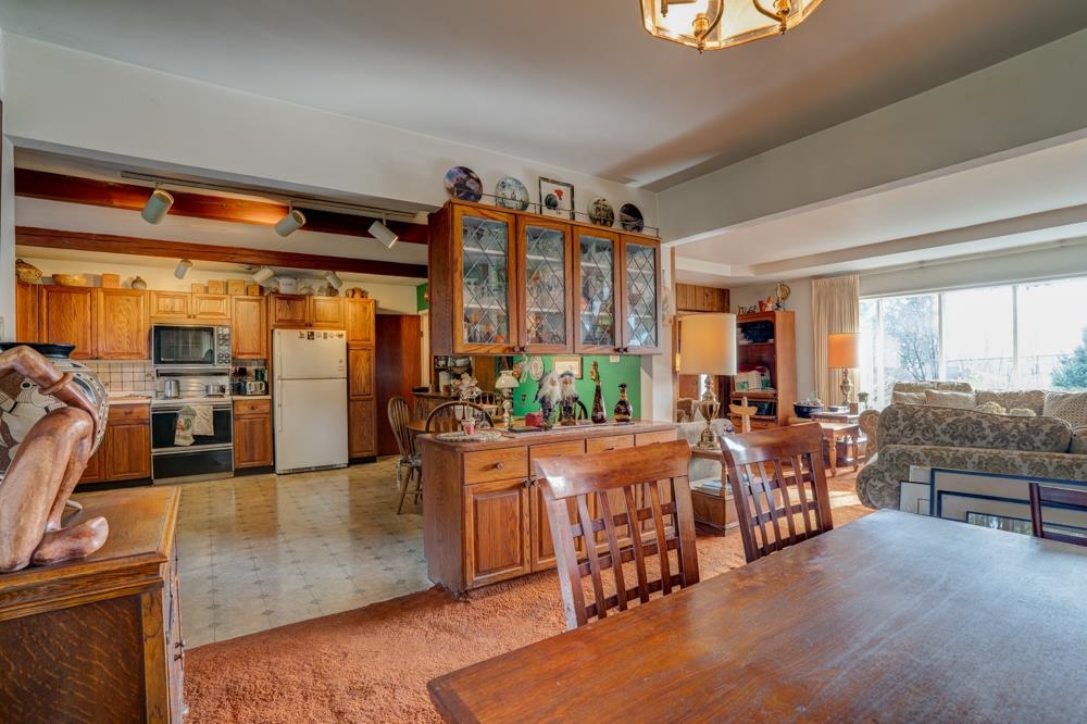 Kitchen Island Photo of 1827 Harbour Street, Port Coquitlam, BC