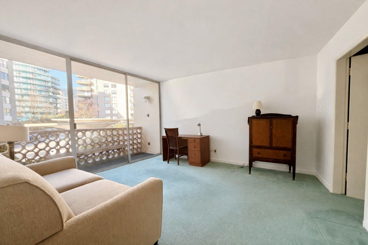 Bedroom 3 Photo of 105 2135 Argyle Avenue, West Vancouver, BC