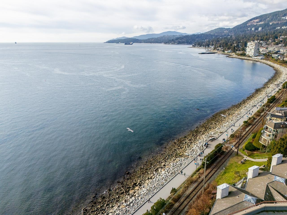 Hot Tub / Spa Photo of 105 2135 Argyle Avenue, West Vancouver, BC