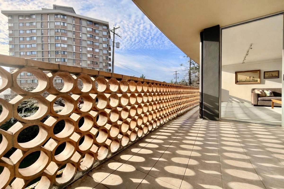 Kitchen Island Photo of 105 2135 Argyle Avenue, West Vancouver, BC