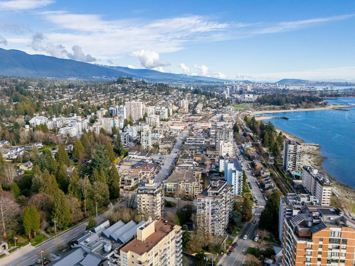 Outdoor Kitchen Photo of 105 2135 Argyle Avenue, West Vancouver, BC