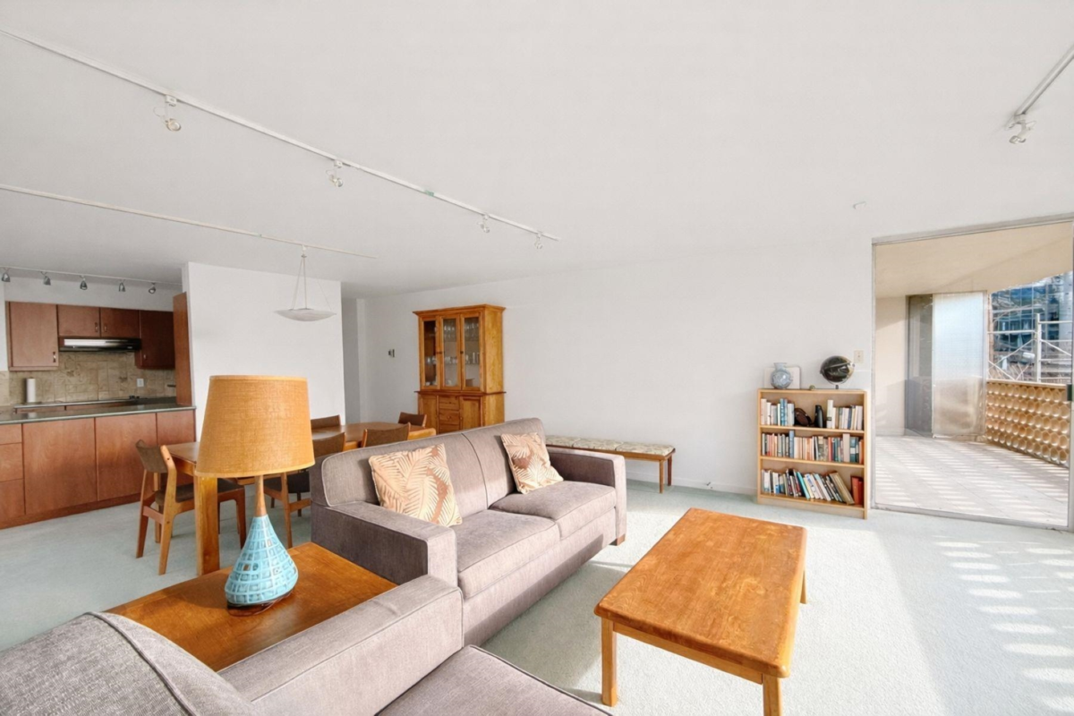 Walk-In Closet Photo of 105 2135 Argyle Avenue, West Vancouver, BC