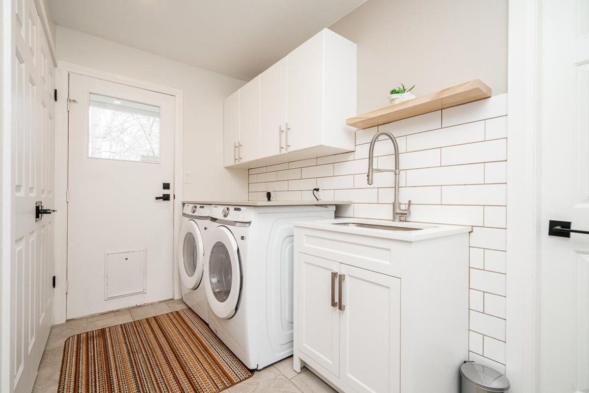 Powder Room Photo of 5757 Timbervalley Road, Delta, BC