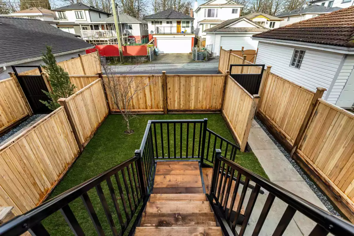 Bedroom 2 Photo of 3 435 E 47th Avenue, Vancouver, BC
