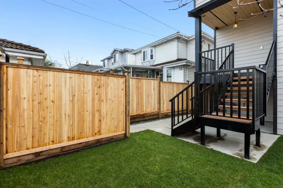 Bedroom 4 Photo of 3 435 E 47th Avenue, Vancouver, BC