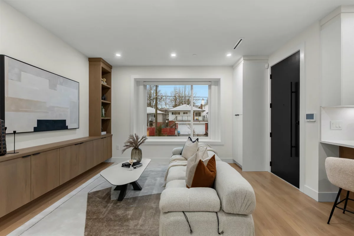Dining Area Photo of 3 435 E 47th Avenue, Vancouver, BC