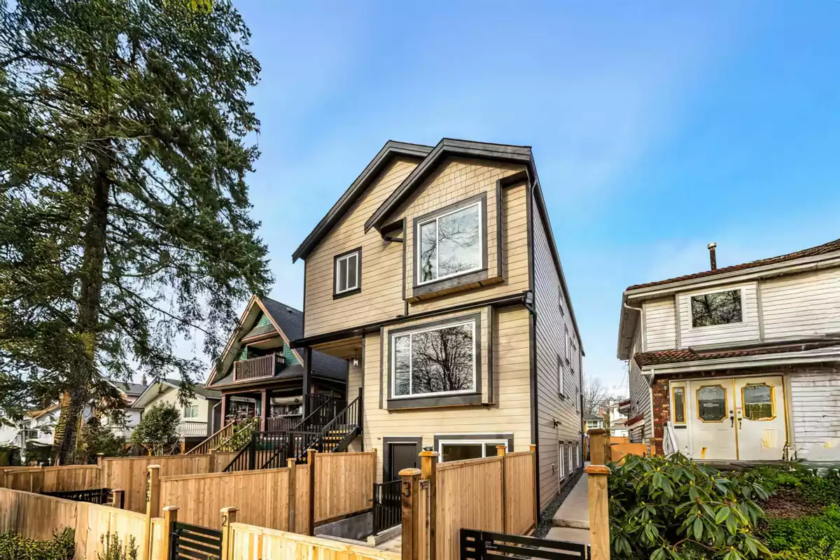 Loft / Bonus Room Photo of 3 435 E 47th Avenue, Vancouver, BC