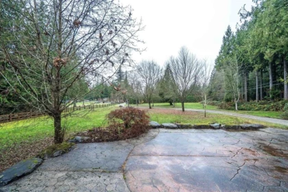 Garden / Landscaping Photo of 10420 287 Street, Maple Ridge, BC