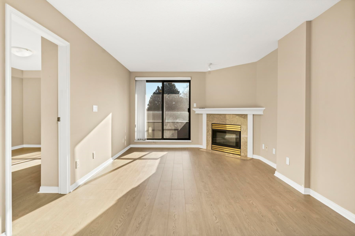 Family Room Photo of 509 6611 Cooney Road, Richmond, BC