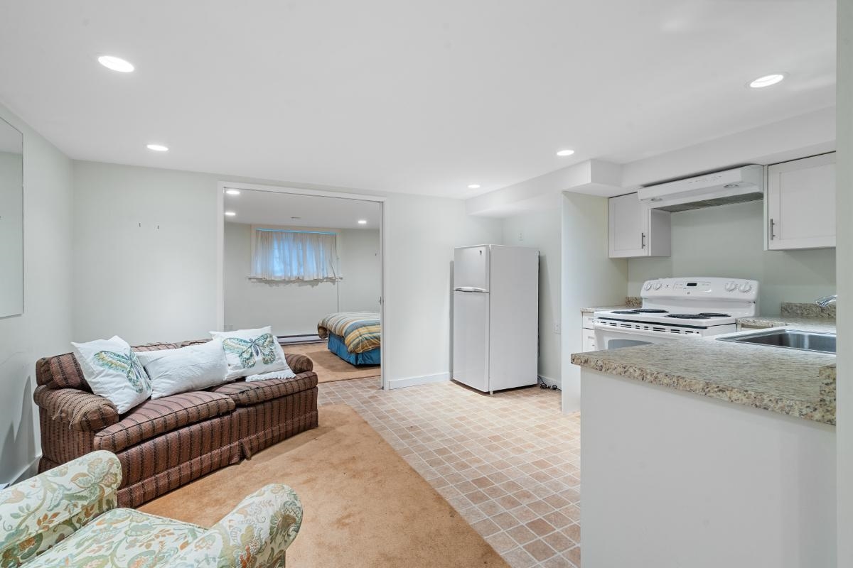 Basement Recreation Room Photo of 5584 Maple Street, Vancouver, BC