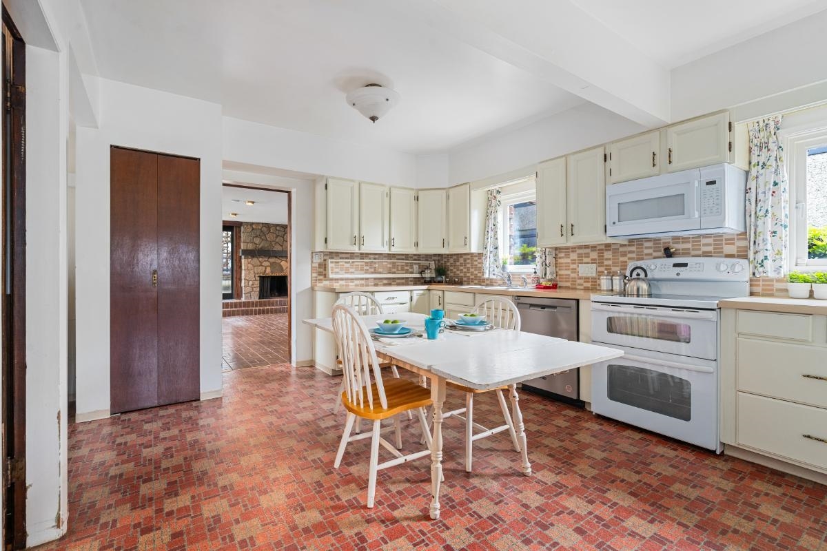 Breakfast Nook Photo of 5584 Maple Street, Vancouver, BC