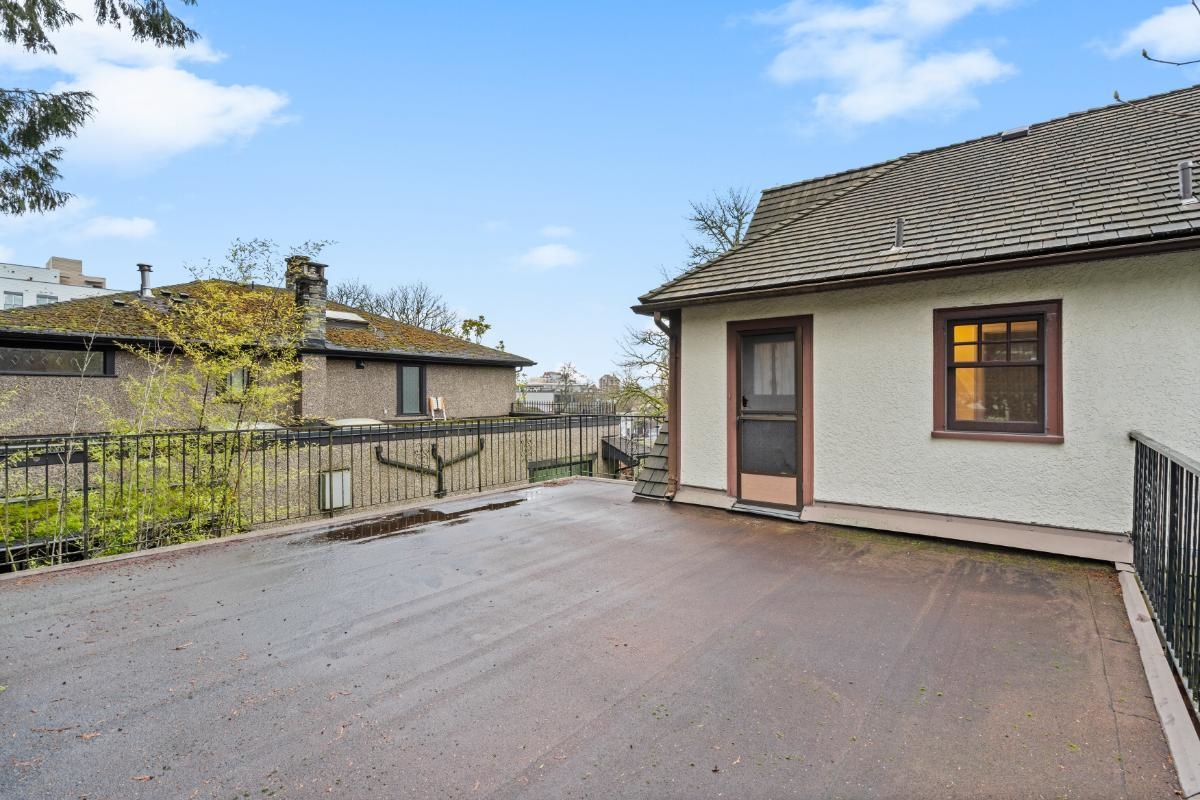 Hot Tub / Spa Photo of 5584 Maple Street, Vancouver, BC