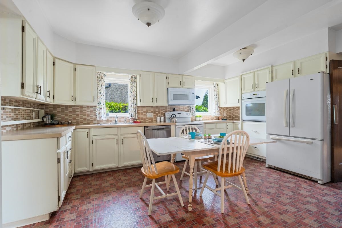 Primary Bathroom Photo of 5584 Maple Street, Vancouver, BC