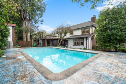 Garden / Landscaping Photo of 5584 Maple Street, Vancouver, BC