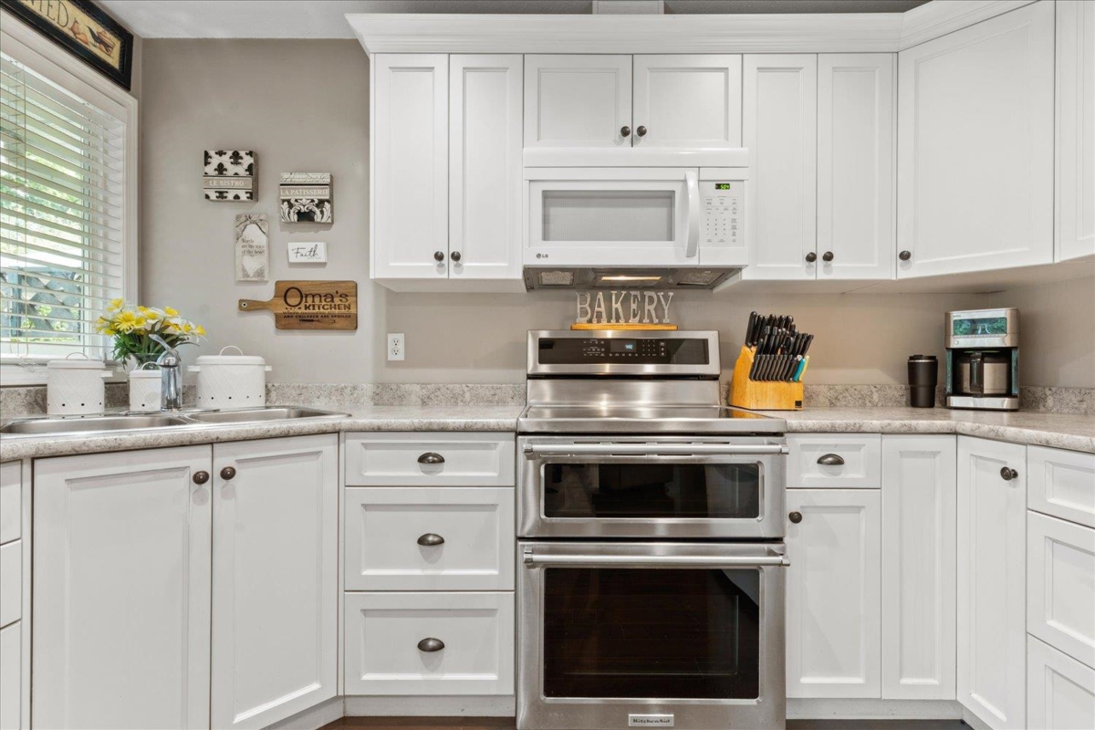 Breakfast Nook Photo of 36 45175 Wells Road, Chilliwack, BC